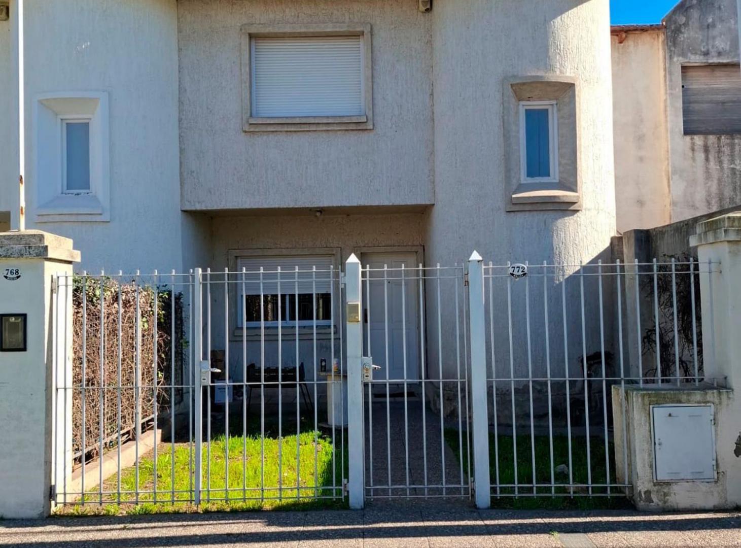 Foto de VENTA DUPLEX CON 3 DORMITORIOS, imagen 3