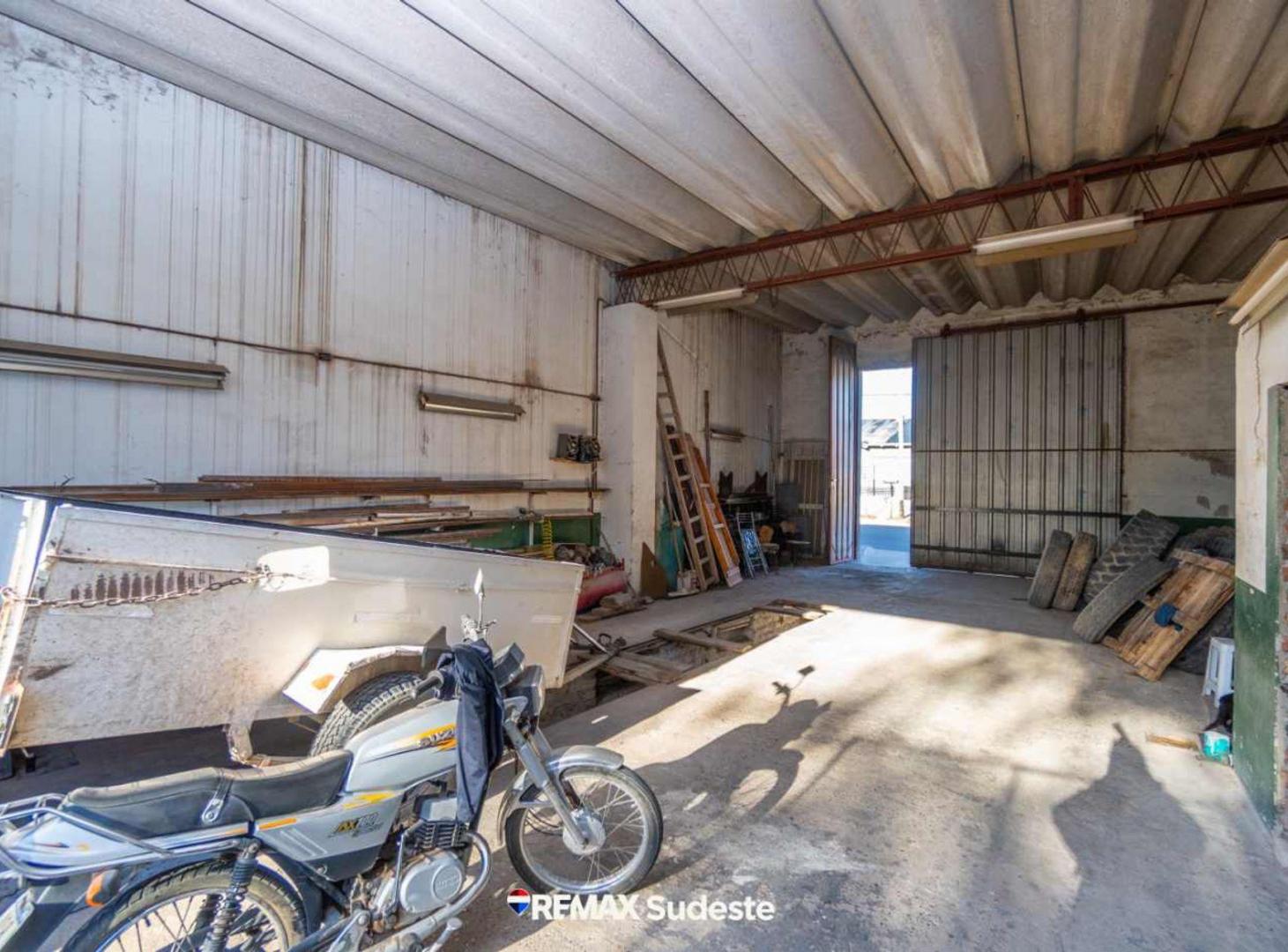 Foto de VENTA GALPON CON PATIO Y PILETA, imagen 5