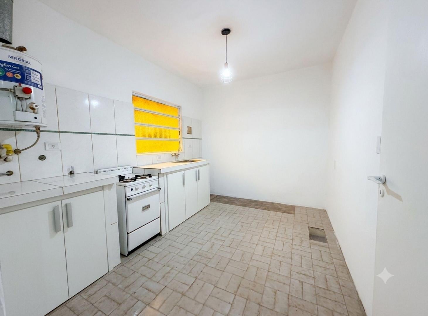Foto de PH de un dormitorio en centro de V. Mitre, imagen 2