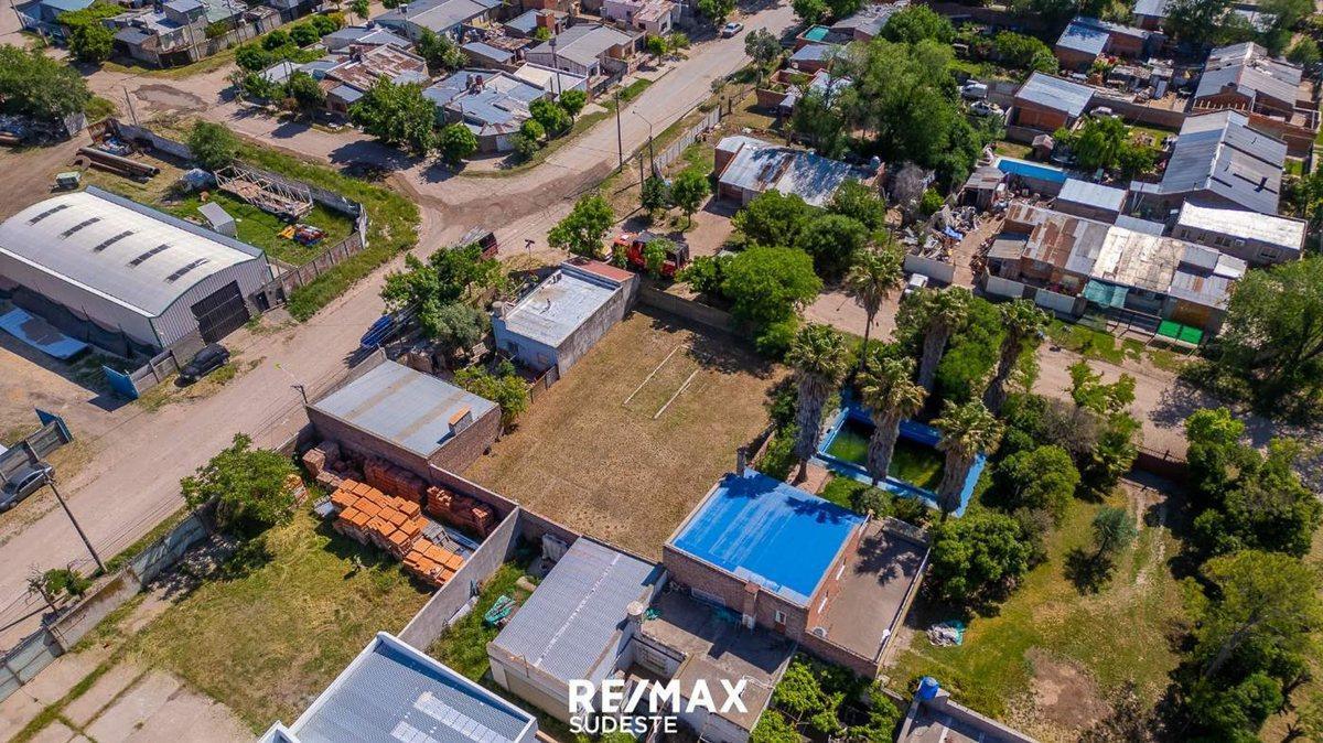 Foto de LOTE CERRADO. OPCION DE COMPRAR EL CONTIGUO, imagen 2