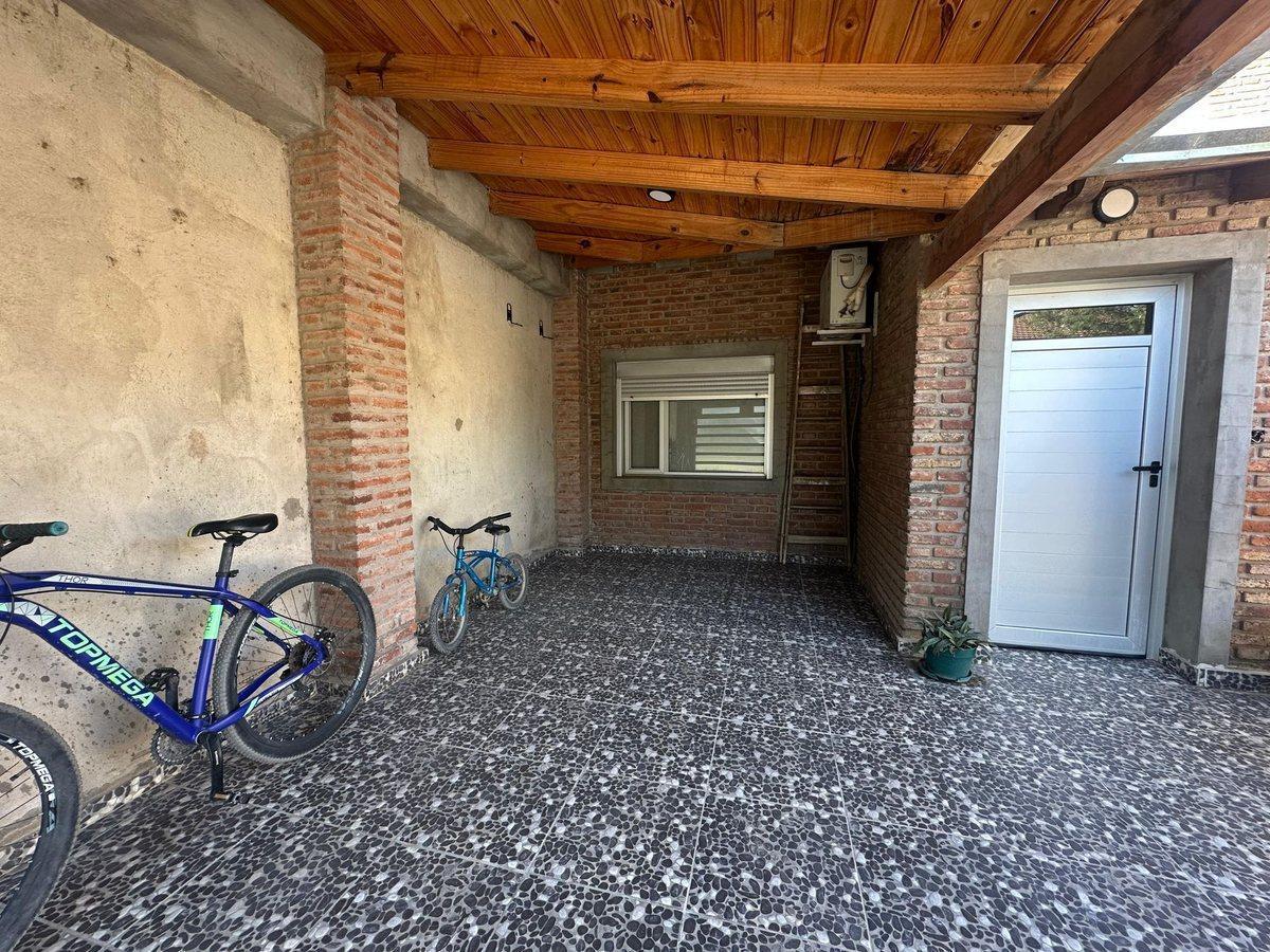 Foto de CASA EN VENTA EN POSTA ROLANDO AL 4000, imagen 2