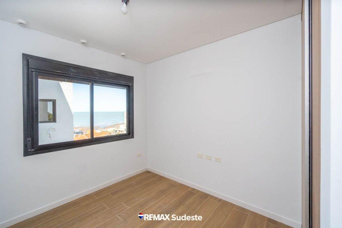 Foto de VENTA DEPTO 3 AMB COCHERA CENTRO MONTE HERMOSO, imagen 5