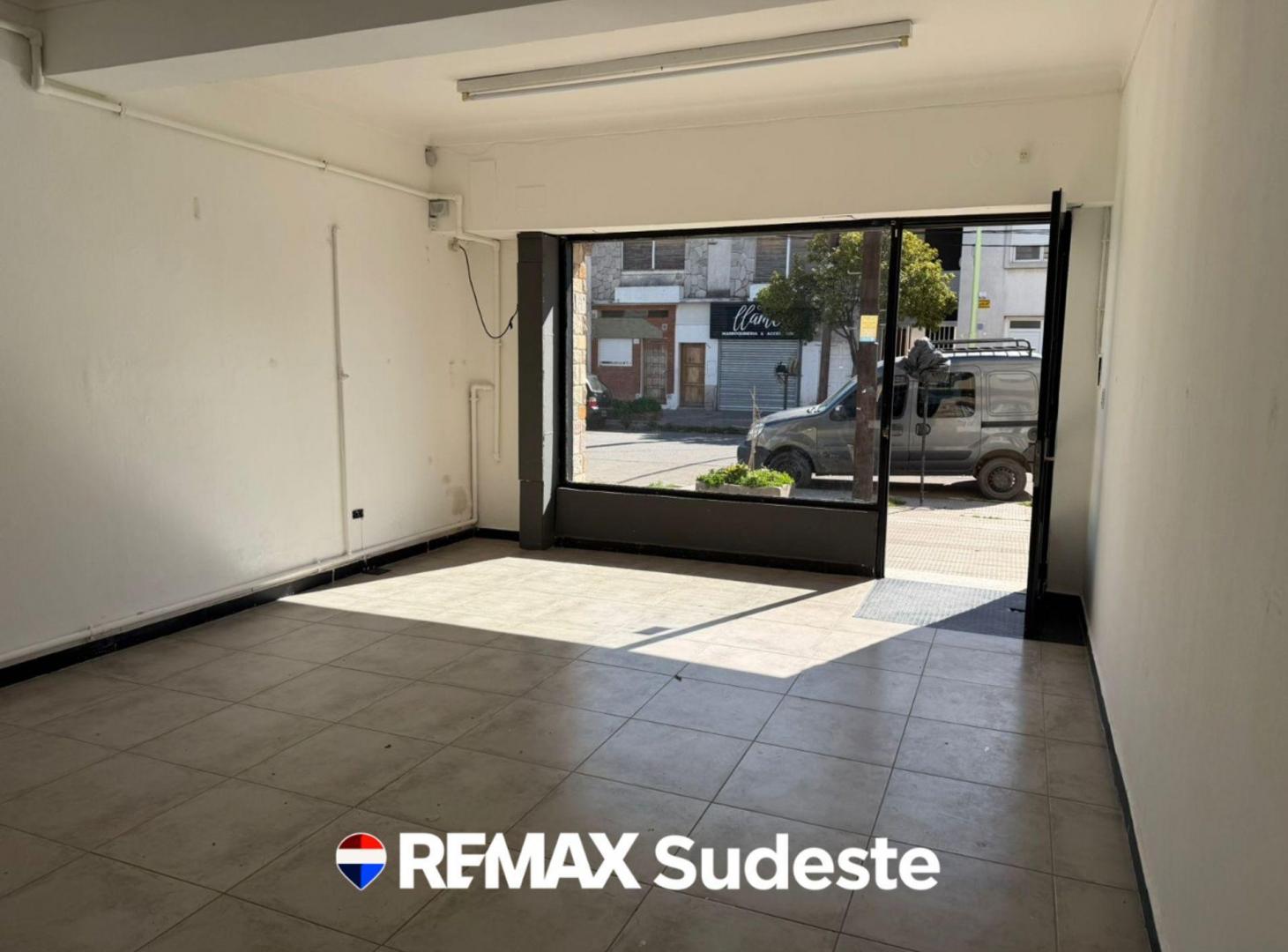 Foto de ALQUILER LOCAL COMERCIAL VILLA MITRE GARIBALDI 573, imagen 1
