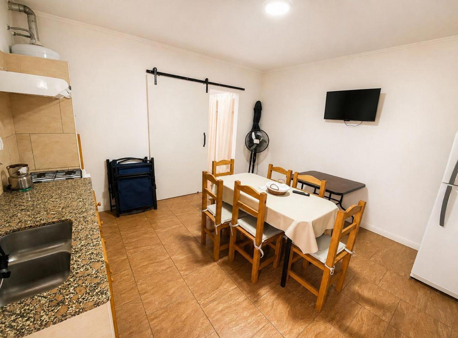 Foto de VENTA CASA MAS 4 DEPARTAMENTOS EN MONTE HERMOSO, imagen 1