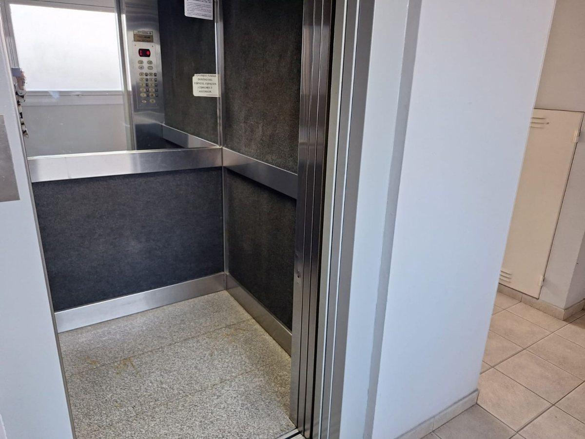Foto de VENTA SEMIPISO 2 DORMITORIOS CENTRICO C/COCHERA, imagen 3