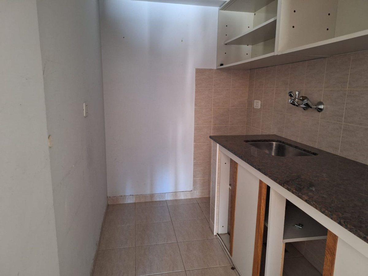 Foto de VENTA SEMIPISO 2 DORMITORIOS CENTRICO C/COCHERA, imagen 1