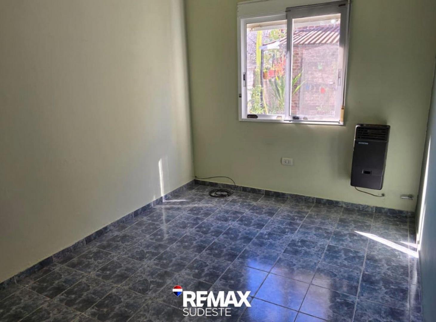 Foto de VENTA CASA DE 2 DORMIS C/ GALPON Bo. SAN CAYETANO, imagen 2