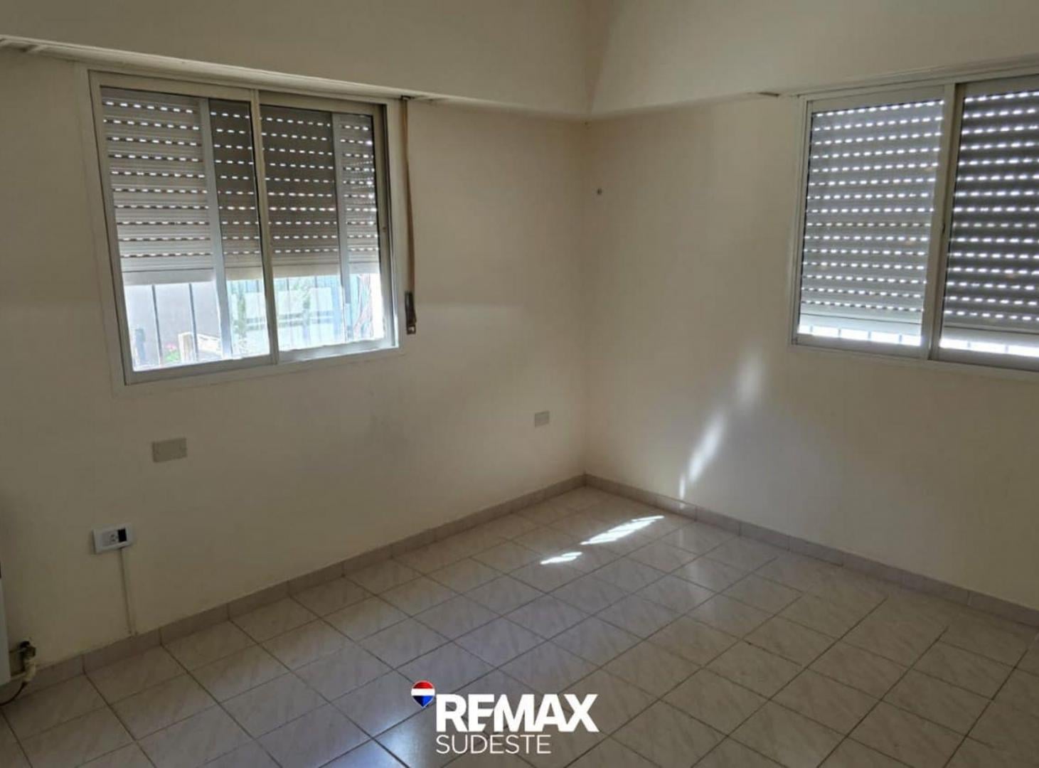 Foto de VENTA CASA DE 2 DORMIS C/ GALPON Bo. SAN CAYETANO, imagen 5