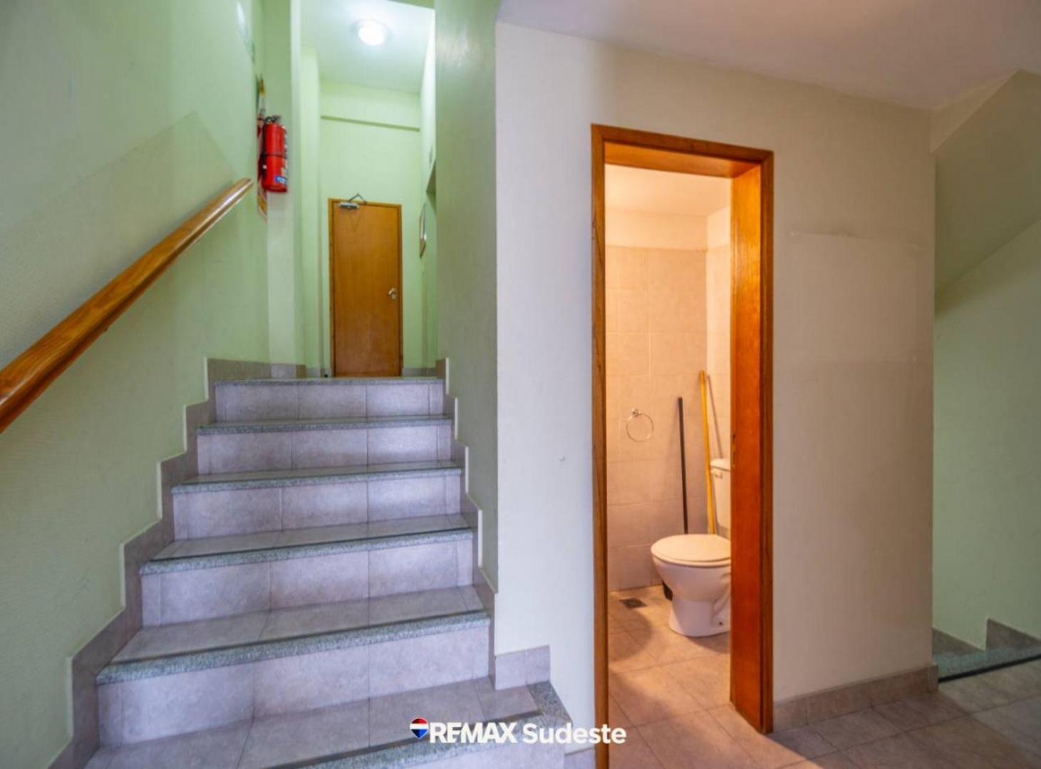 Foto de VENTA DEPTO 2 AMB VISTA AL MAR COCHE MONTE HERMOSO, imagen 2