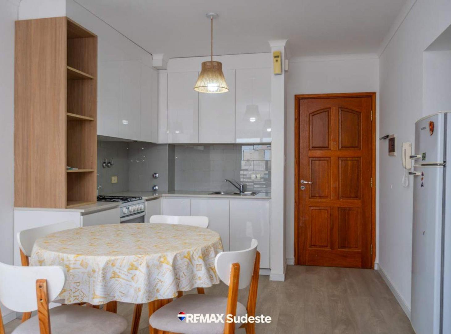 Foto de VENTA DEPTO 2 AMB VISTA AL MAR COCHE MONTE HERMOSO, imagen 1