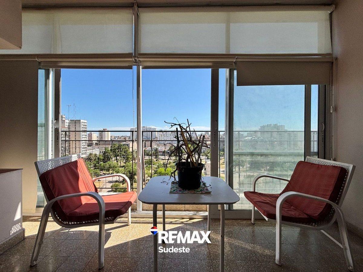 Foto de Venta Departamento 2 Dormitorios + 1 de Servicio, imagen 3