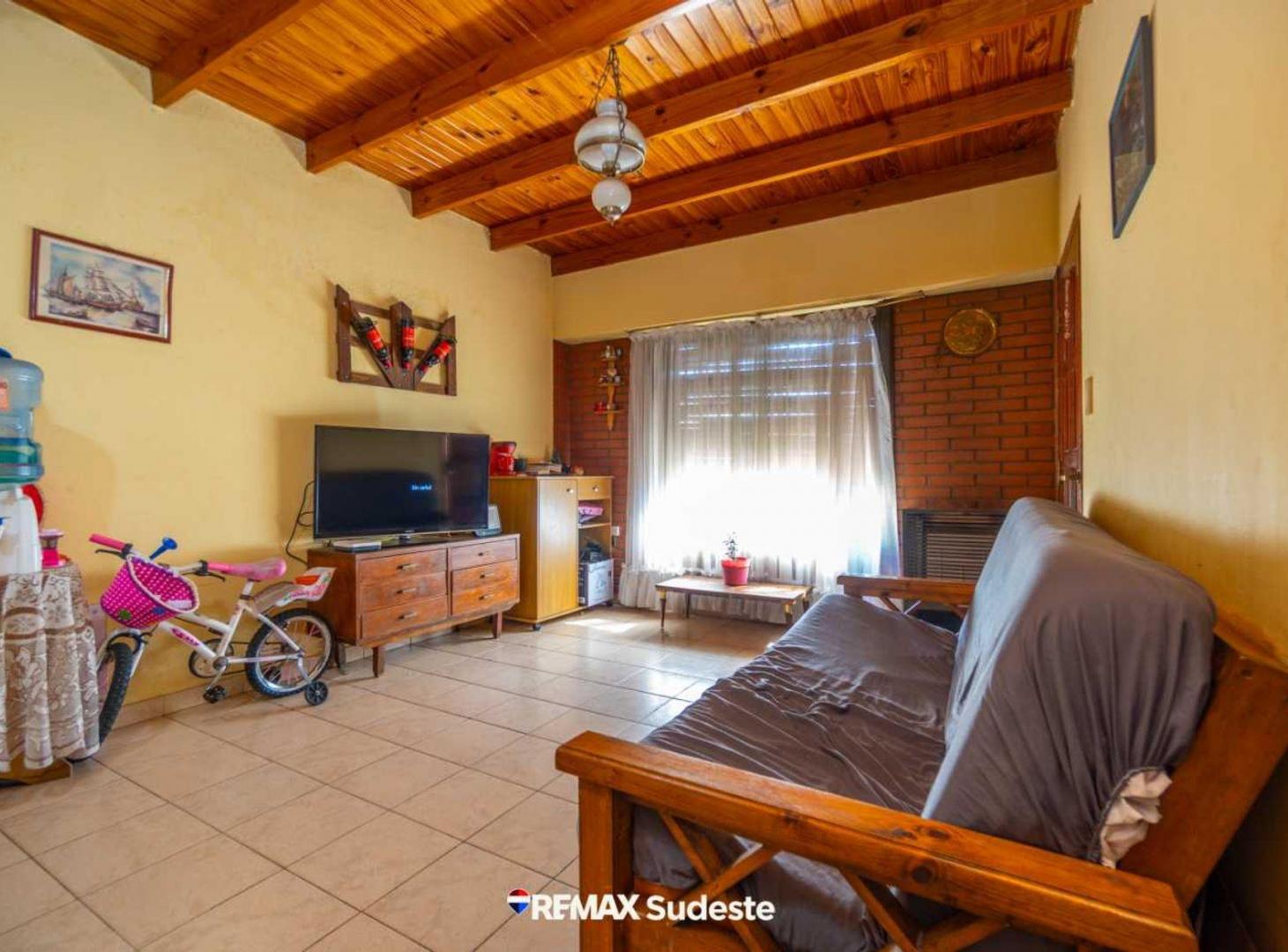 Foto de CASA + DPTO A MEDIA CUADRA DE CANCHA VILLA MITRE, imagen 2