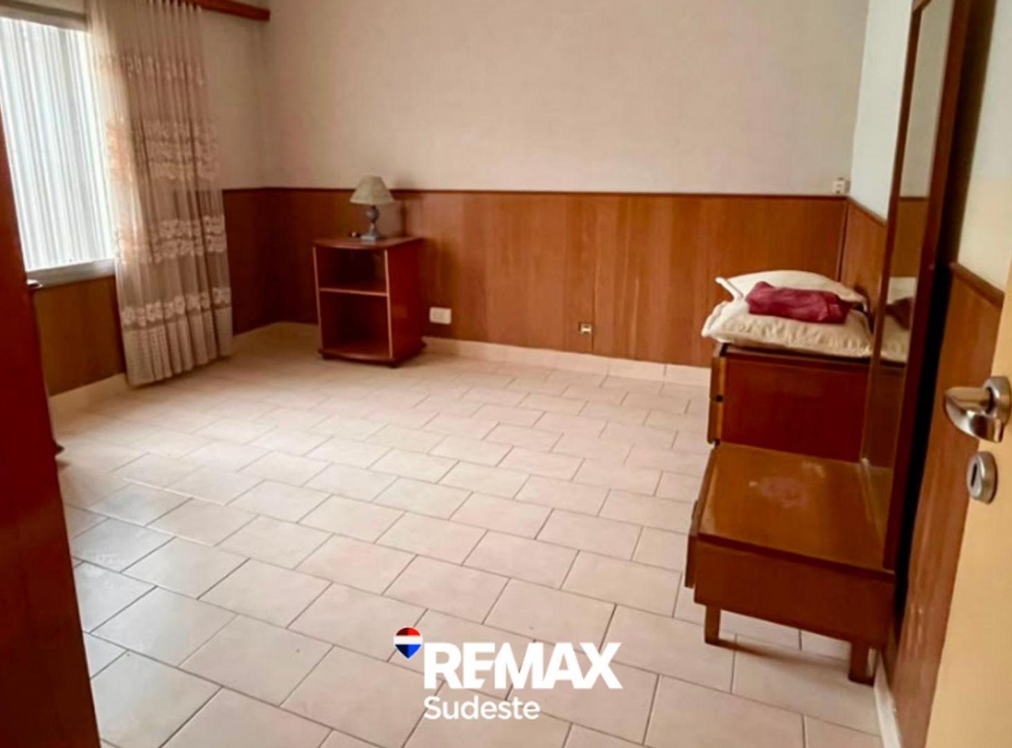 Foto de SE VENDE CASA + LOCAL+ GARAGE 2 AUTOS+QUINCHO, imagen 2