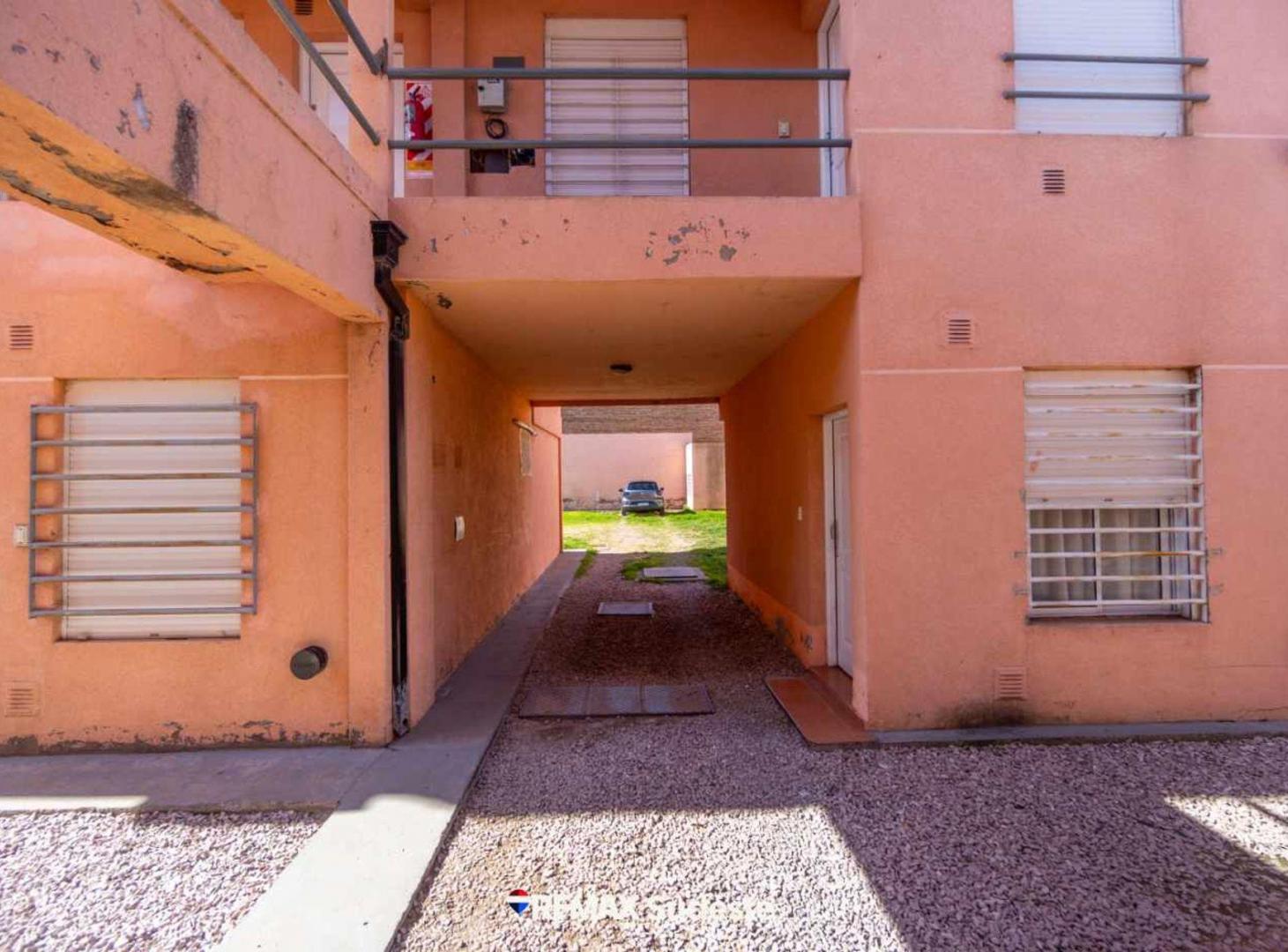 Foto de Cochera en venta B. Pacífico- Tucuman 1200, imagen 2
