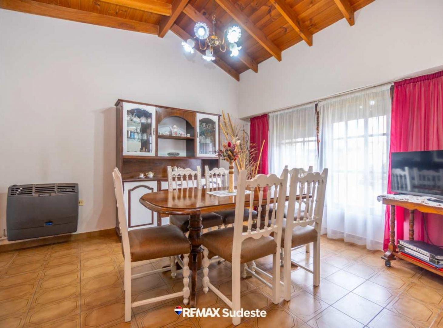 Foto de VENTA CASA 3 DORMITORIOS Y PILETA BARRIO PACIFICO, imagen 4