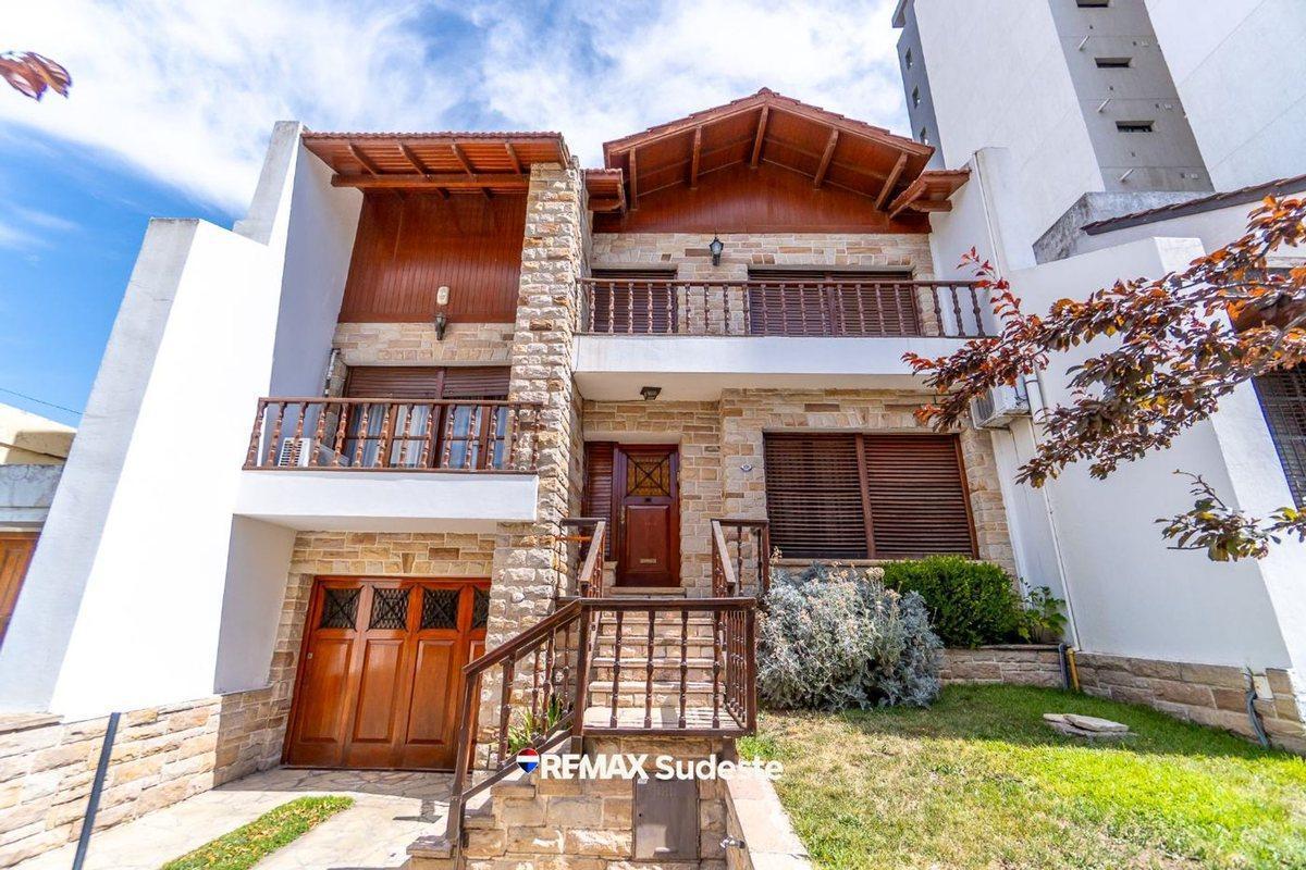 Foto de VENTA CASA TRADICIONAL EN EL CENTRO AMPLIO LOTE, imagen 5