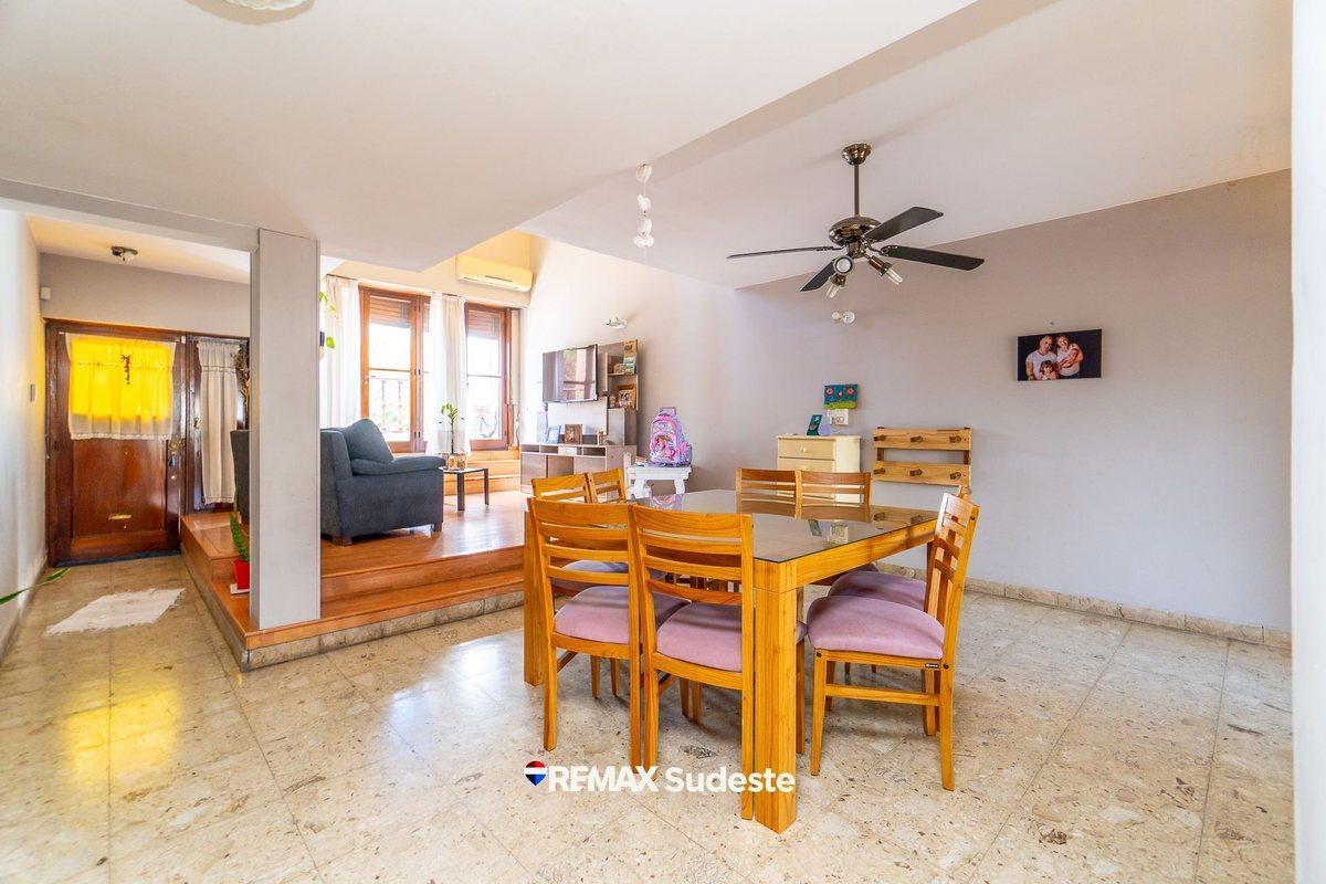 Foto de VENTA CASA TRADICIONAL EN EL CENTRO AMPLIO LOTE, imagen 1