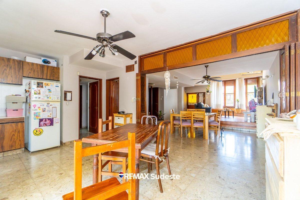 Foto de VENTA CASA TRADICIONAL EN EL CENTRO AMPLIO LOTE, imagen 3