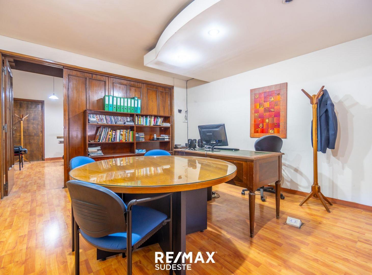 Foto de Venta propiedad para oficinas/consultorios + dpto, imagen 3