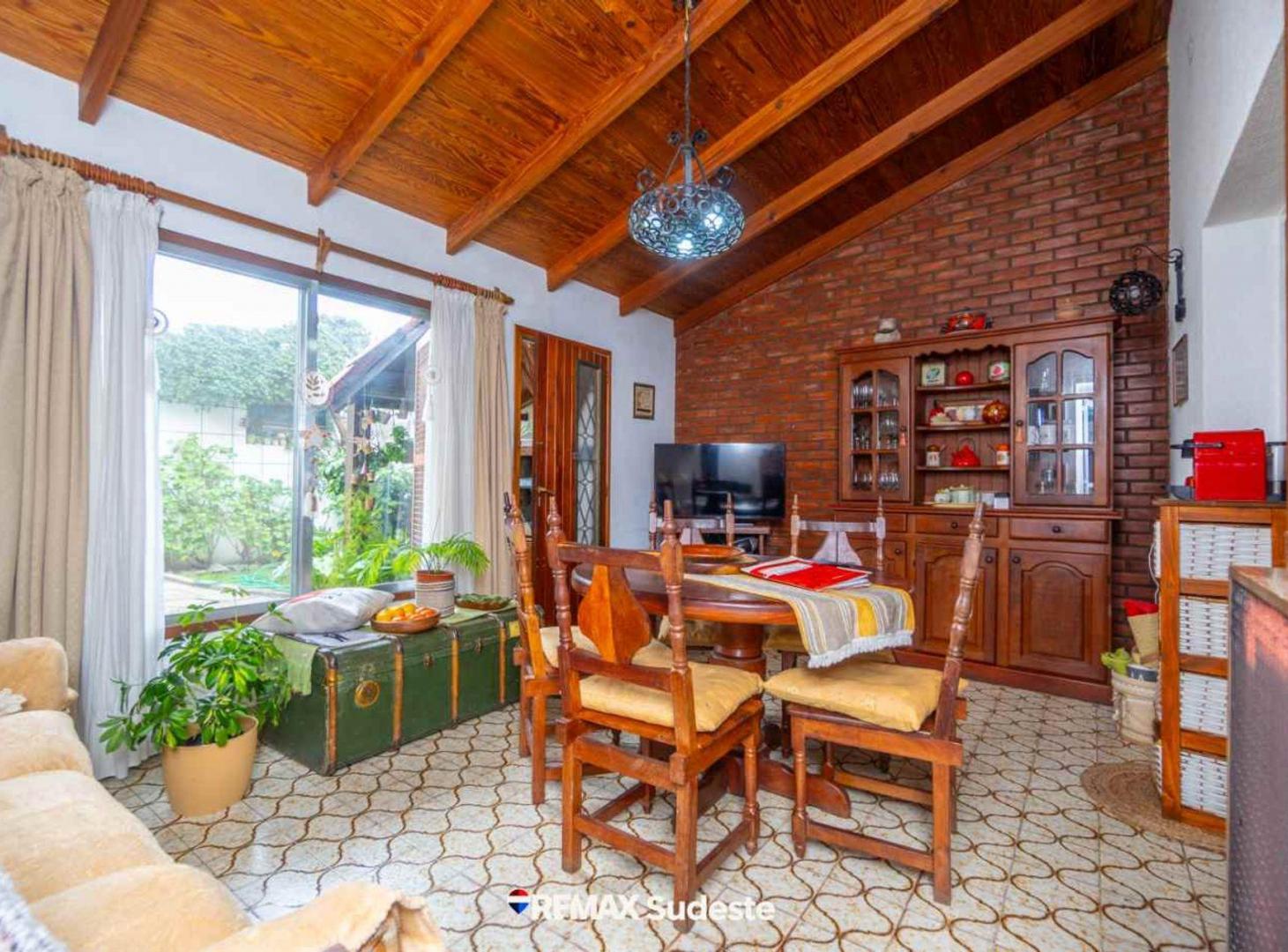 Foto de CASA EN VENTA CENTRO PUNTA ALTA, imagen 1