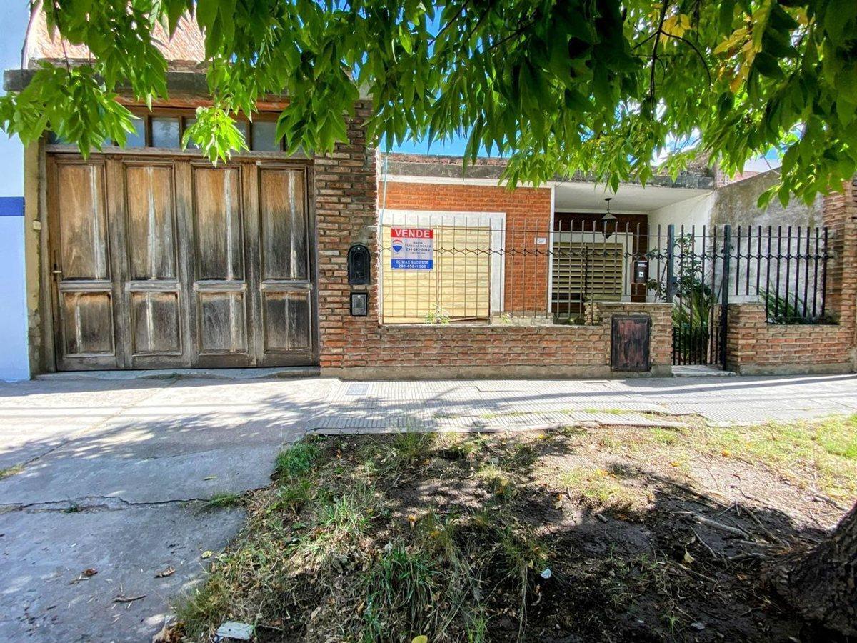 Foto de VENTA CASA B. UNIVERSITARIO CON GALPON Y GRAN LOTE, imagen 1