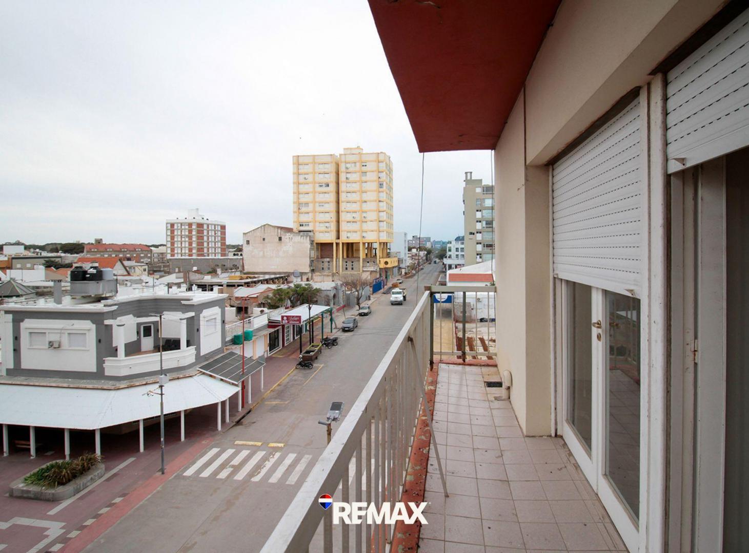 Foto de DEPARTAMENTO 2 DORMITORIOS, COCHERA Y BALCON, imagen 3