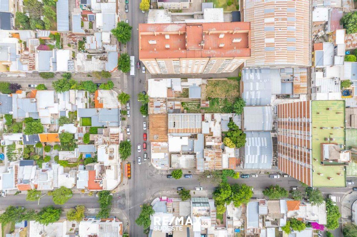Foto de VENTA PARA DESARROLLO HASTA 15 PISOS PLENO ESTOMBA, imagen 2