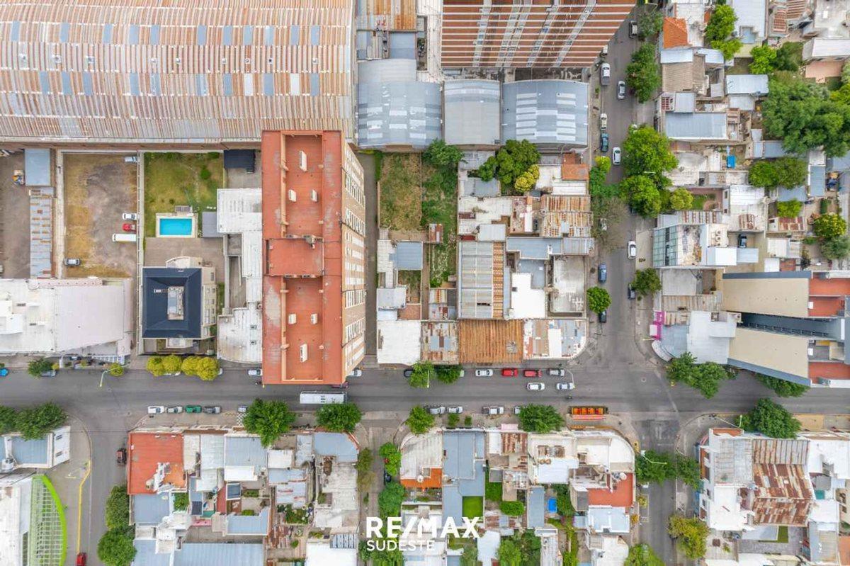 Foto de VENTA PARA DESARROLLO HASTA 15 PISOS PLENO ESTOMBA, imagen 4