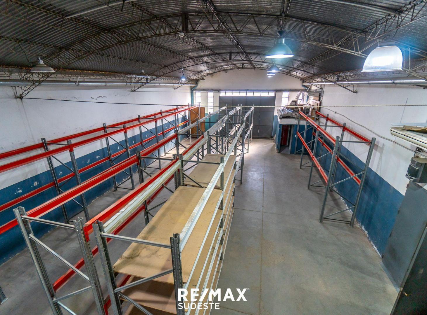 Foto de EXCELENTE PROPIEDAD! DEPÓSITO- OFICINAS- RECEPCIÓN, imagen 5