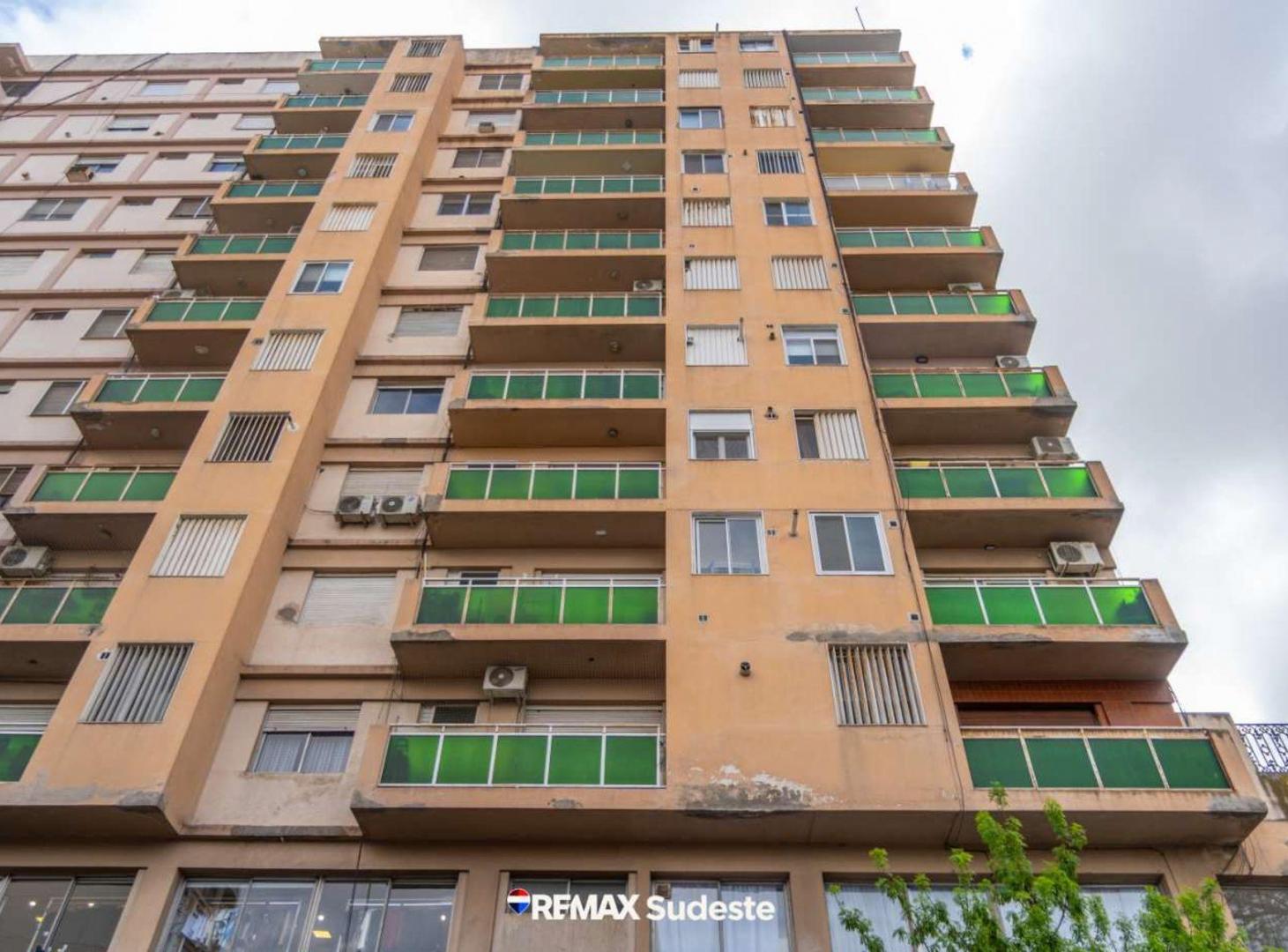 Foto de VENTA DEPARTAMENTO 2 DORMITORIOS CENTRO CON BALCON, imagen 2