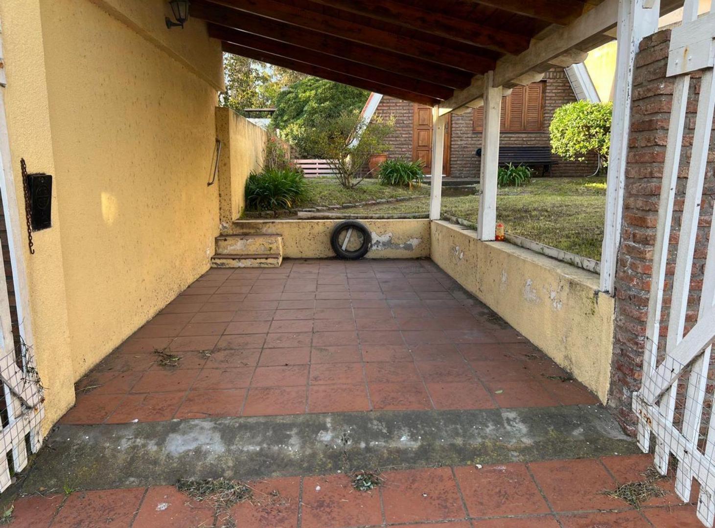 Foto de VENTA CASA CON PATIO MONTE HERMOSO, imagen 2