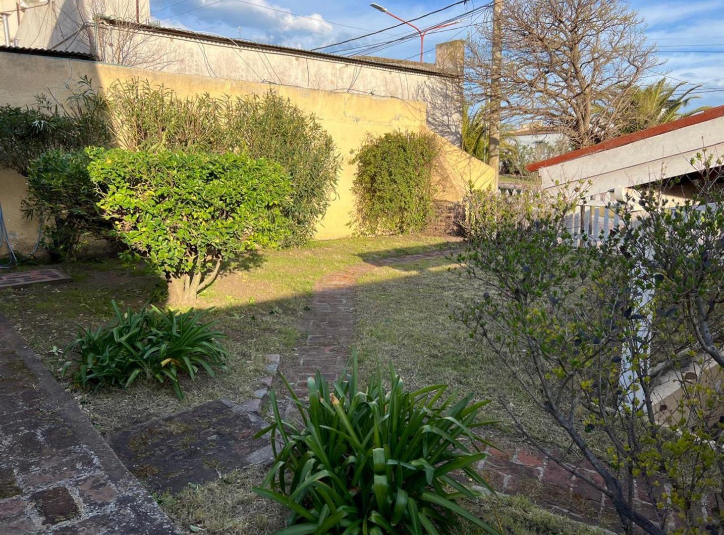 Foto de VENTA CASA CON PATIO MONTE HERMOSO, imagen 3