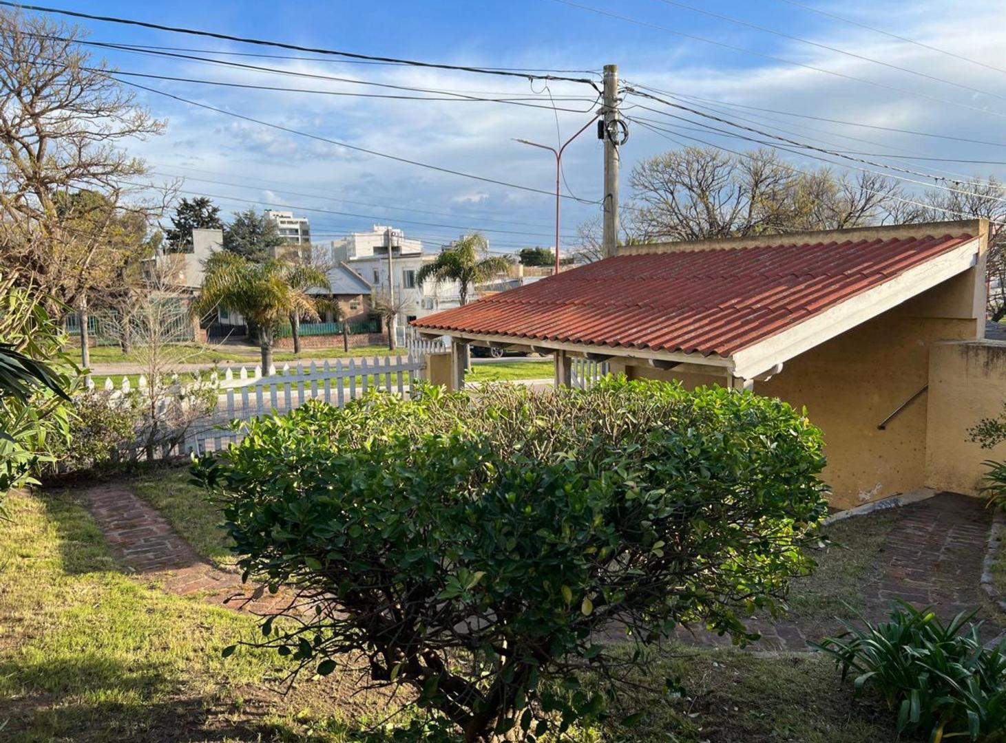 Foto de VENTA CASA CON PATIO MONTE HERMOSO, imagen 4