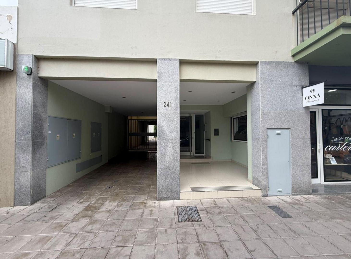 Foto de MONOAMBIENTE EN VENTA CASANOVA 200, imagen 1