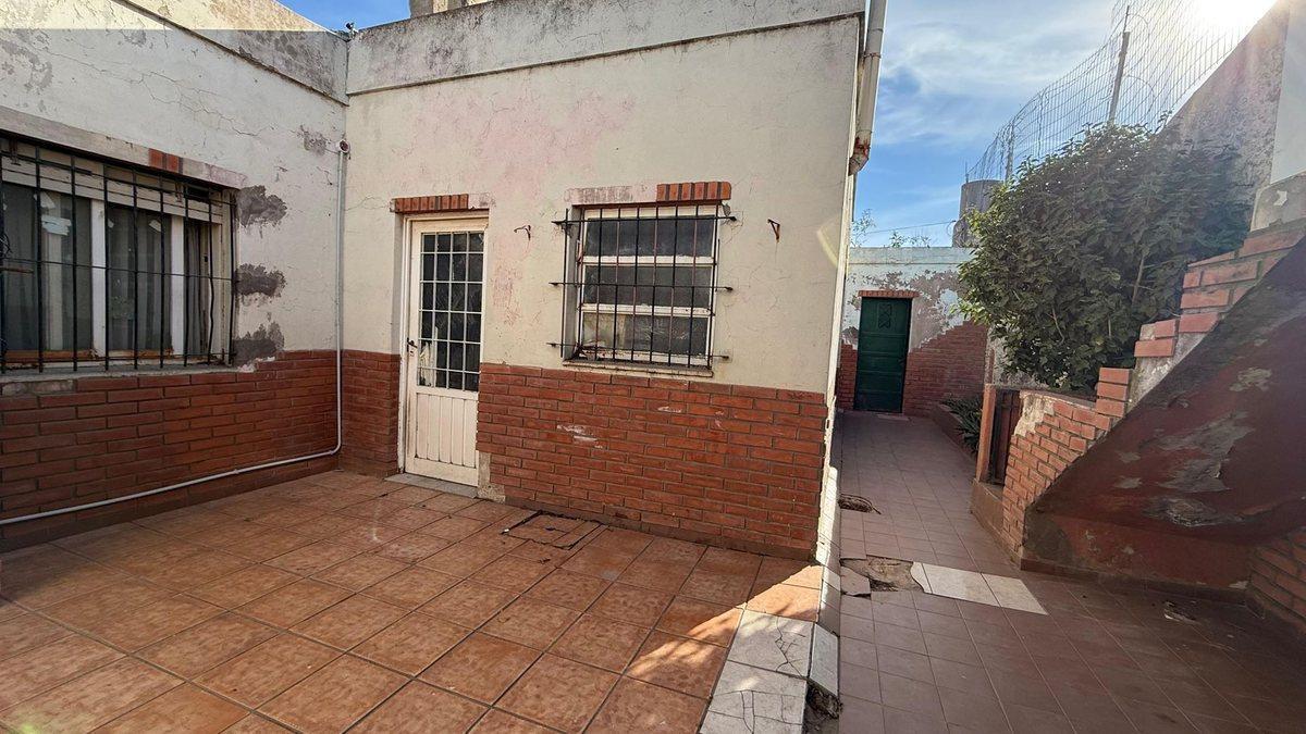 Foto de DOS CASAS A REFACCIONAR, imagen 2