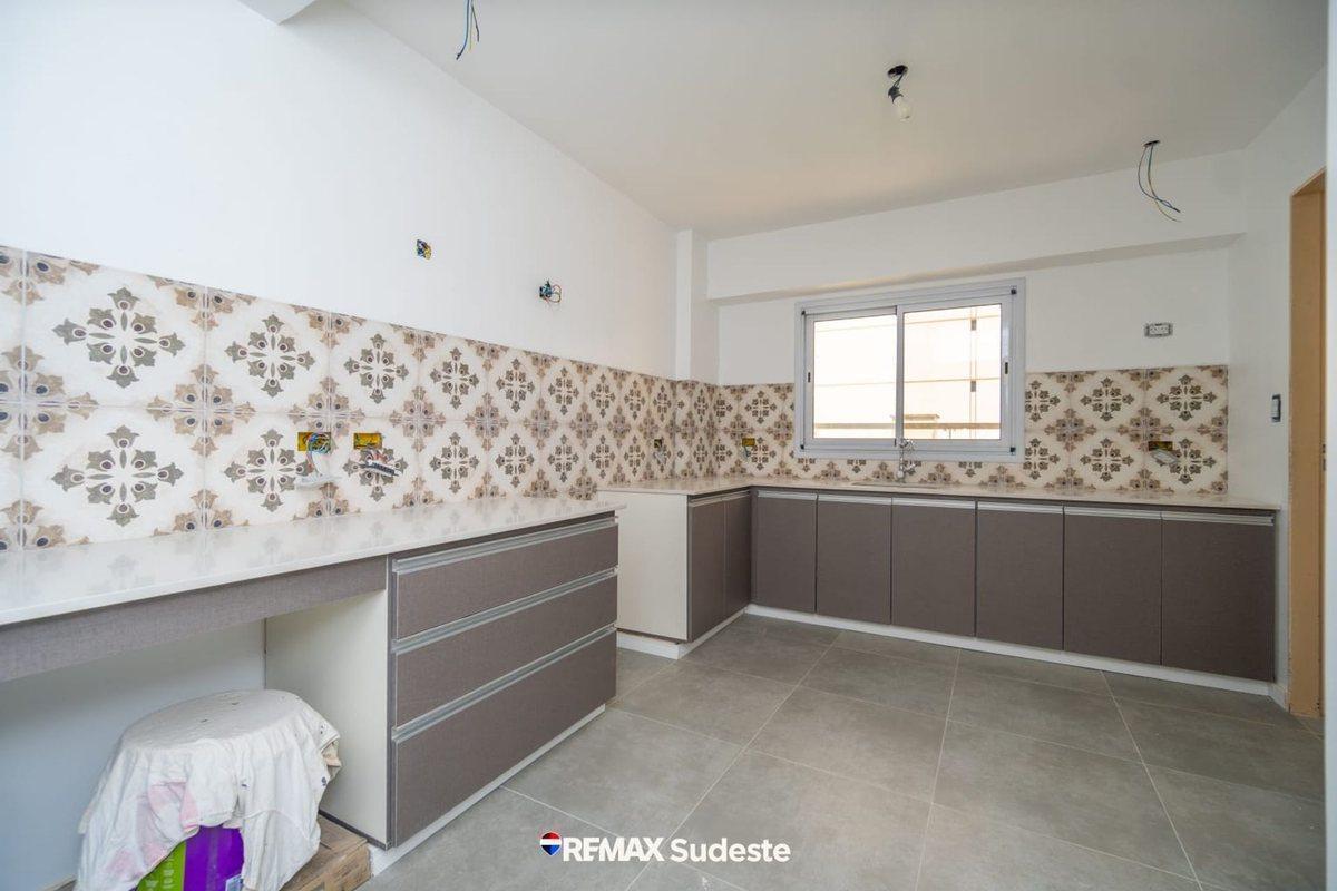 Foto de VENTA PISO CENTRICO 100% RENOVADO, imagen 3
