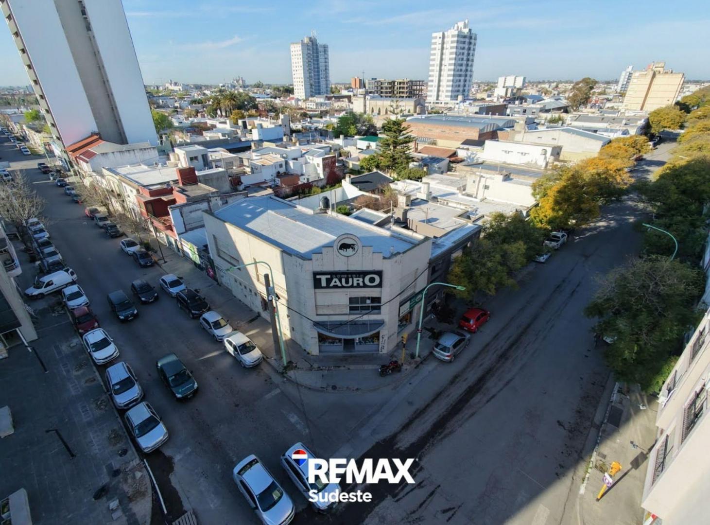 Foto de Venta Local Comercial Excelente Esquina, imagen 2
