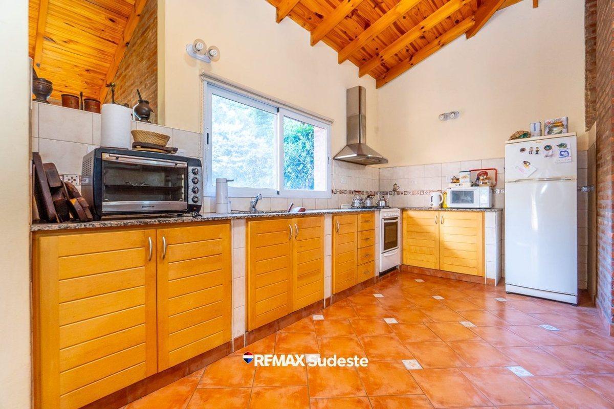 VENTA CASA 2 Dorm. CON PILETA en VILLA VENTANA