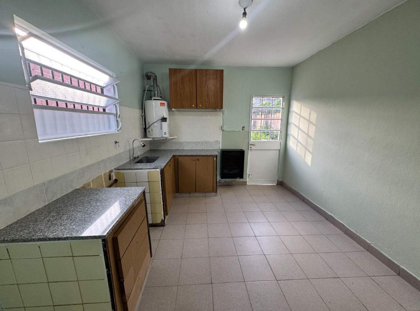 Foto de Casa en Alquiler con Patio y Entrada para Auto, imagen 5