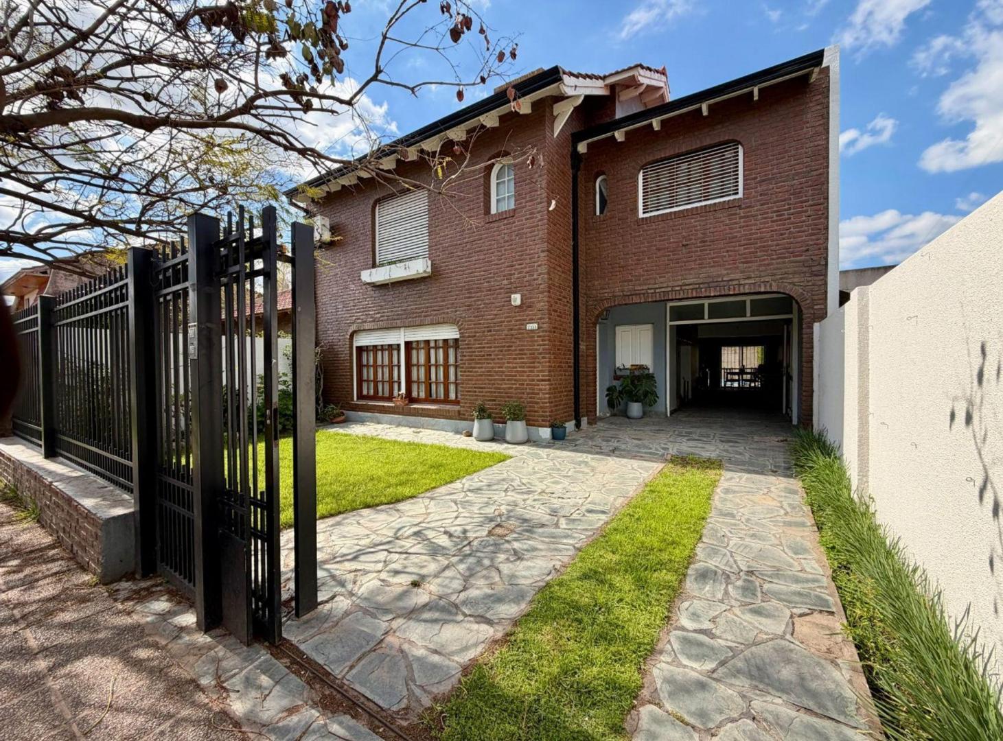 Foto de Casa a la venta Republica Siria 2333, imagen 1