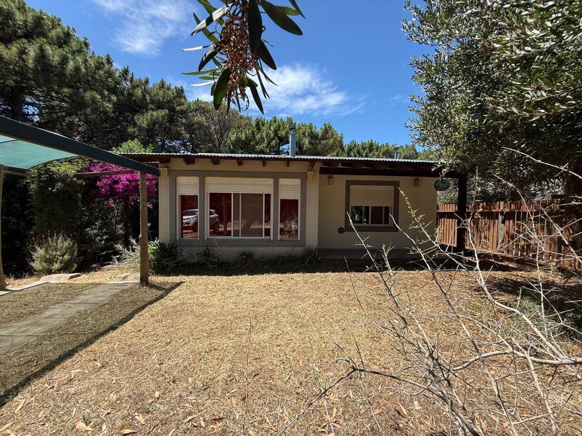 Foto de VENTA DOS CASAS EN UN MISMO LOTE- BARRIO LAS DUNAS, imagen 2