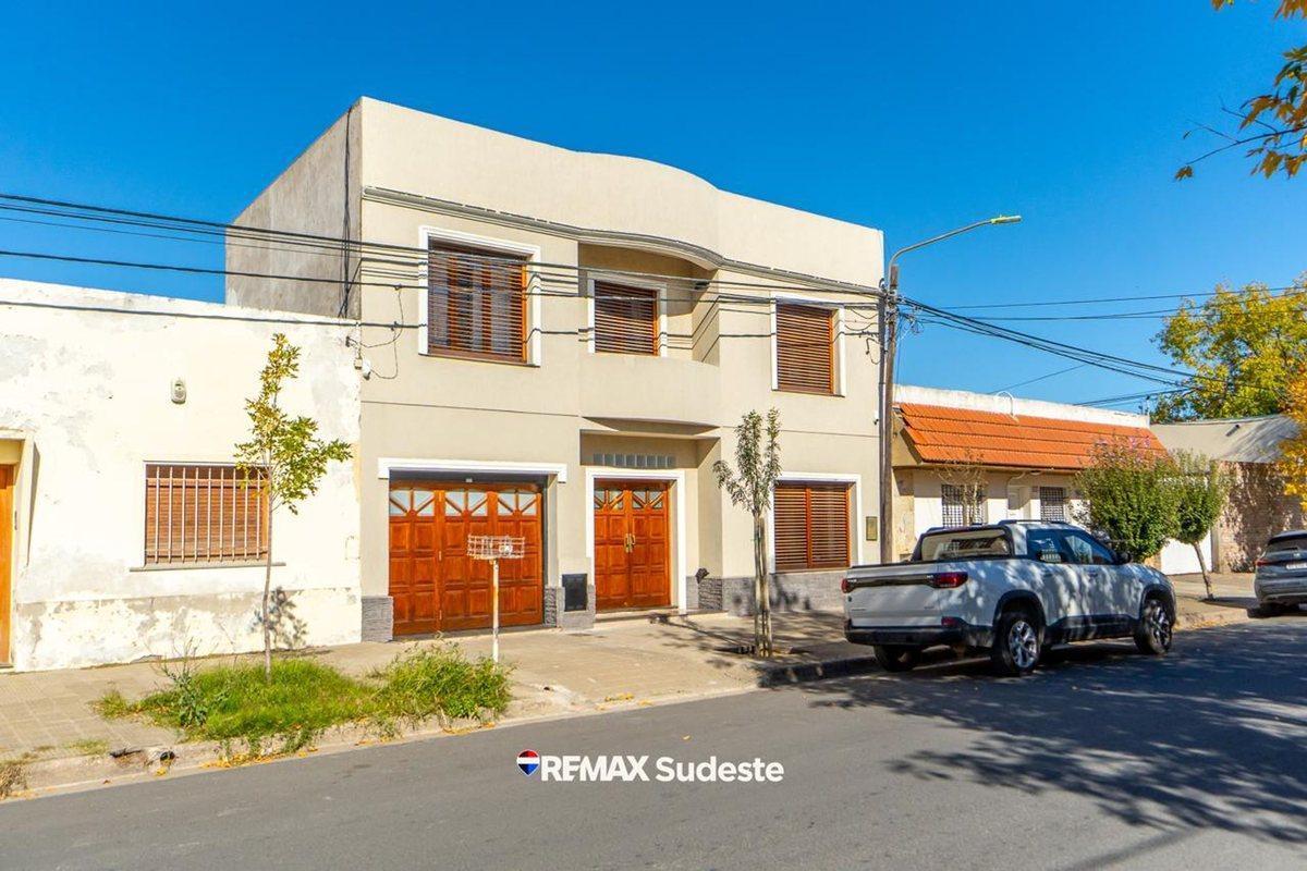 Foto de CASA CON PILETA , APTA CREDITO!!, imagen 1