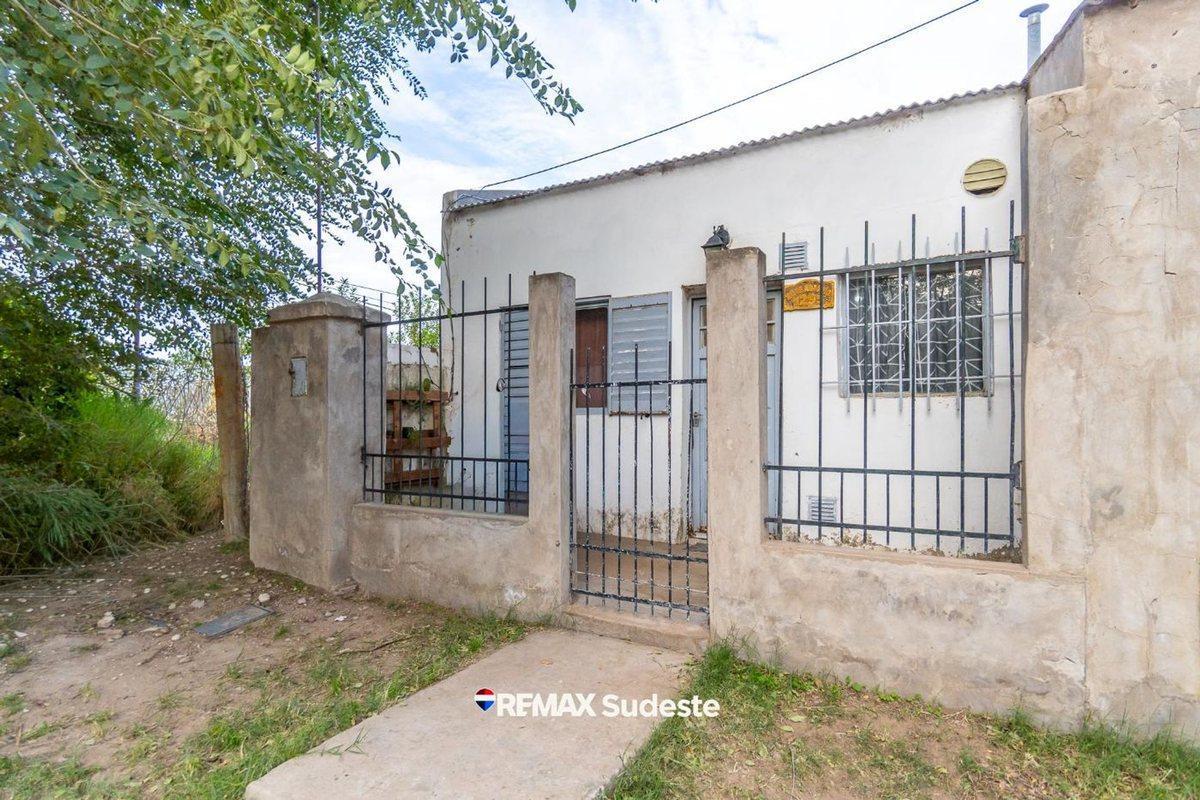 Foto de 2 CASAS EN VENTA - BARRIO GRUMBEIN, imagen 1