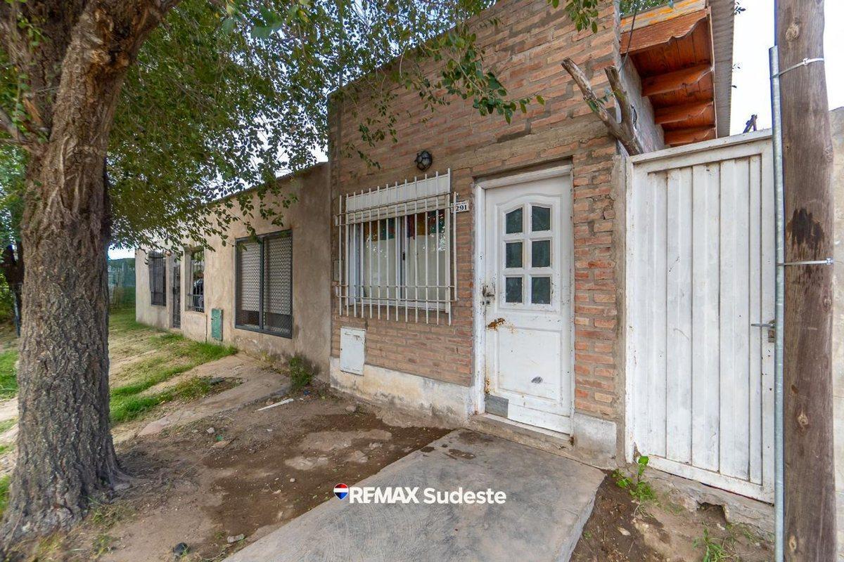 Foto de 2 CASAS EN VENTA - BARRIO GRUMBEIN, imagen 3