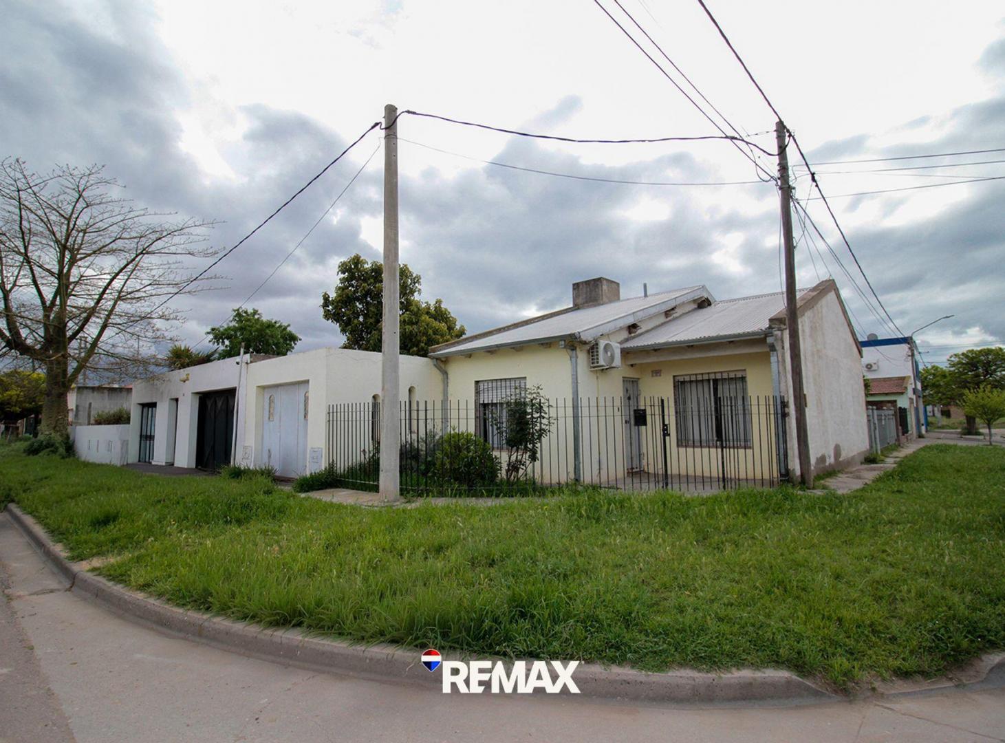 Foto de CASA EN VENTA | 3 DORM. - QUINCHO | BARRIO KM 5, imagen 2