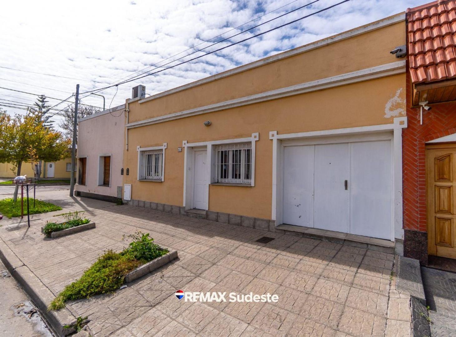 Foto de Casa con Galpon u oficinas APTA Credito, imagen 1