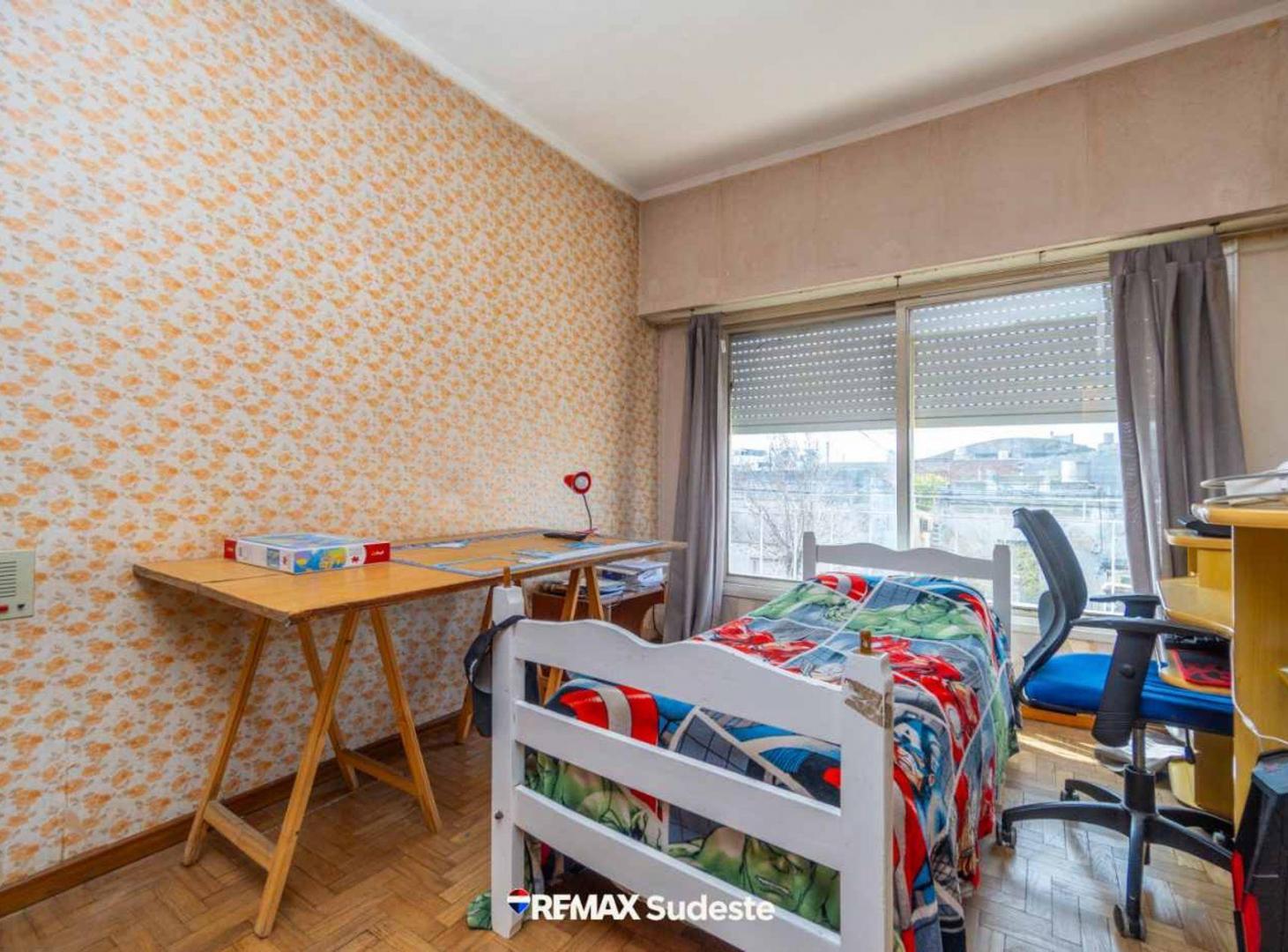 Foto de CASA + LOCAL EN VENTA – CASEROS 1400 | VILLA MITRE, imagen 2