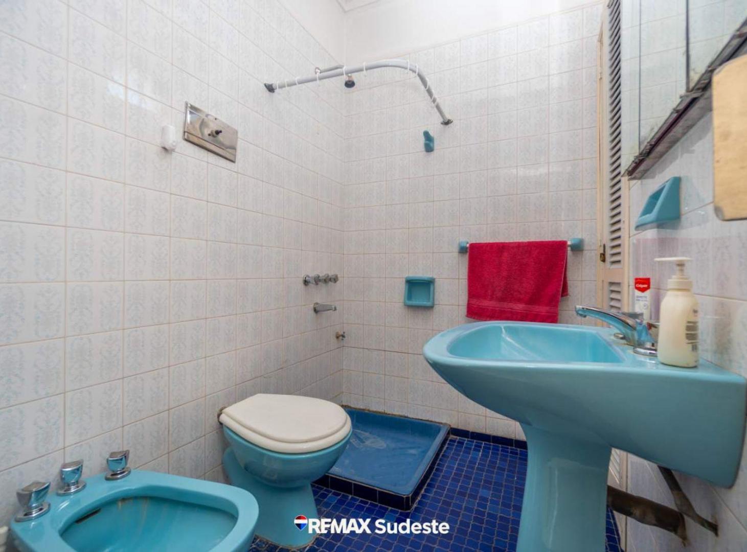 Foto de CASA + LOCAL EN VENTA – CASEROS 1400 | VILLA MITRE, imagen 4