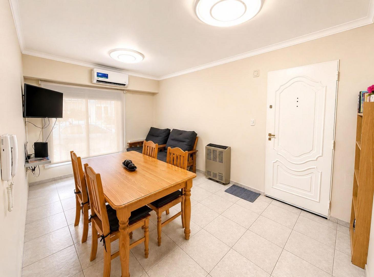 Foto de VENTA DEPARTAMENTO CENTRO PLANTA BAJA A MTS ALEM, imagen 2