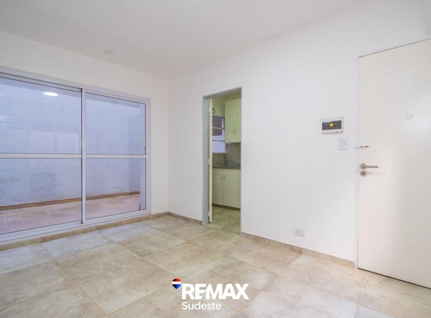 Foto de VENTA LAVALLE 83 RENOVADO 2 DORMITORIOS, imagen 2